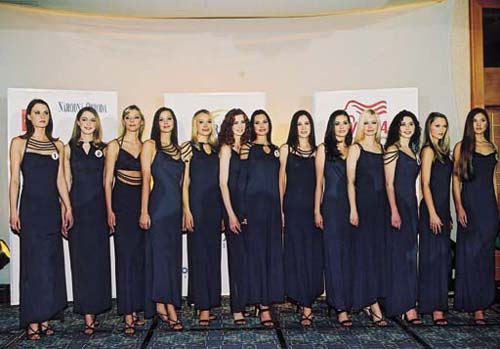 Verejné predstavenie finalistiek MISS 2002