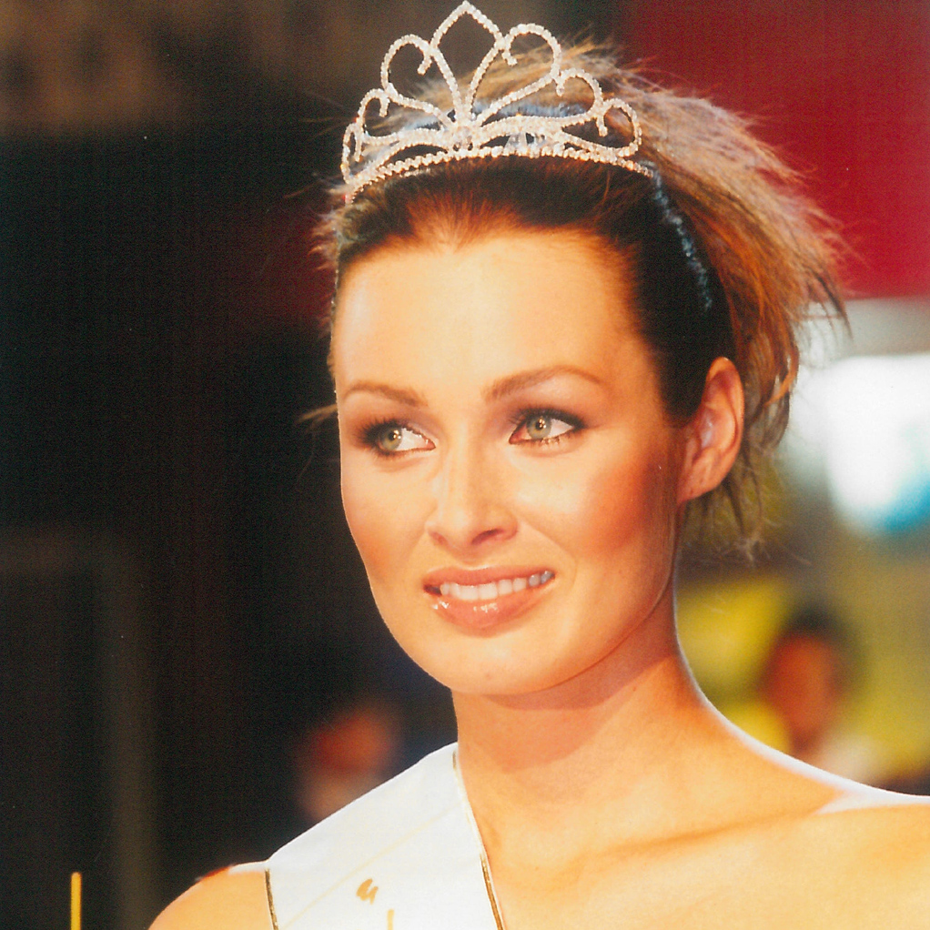 1-Vicemiss-2000-Martina-Hodruska-small