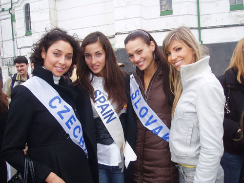 Katarína Holáňová sa vrátila zo súťaže Miss Europe 2006