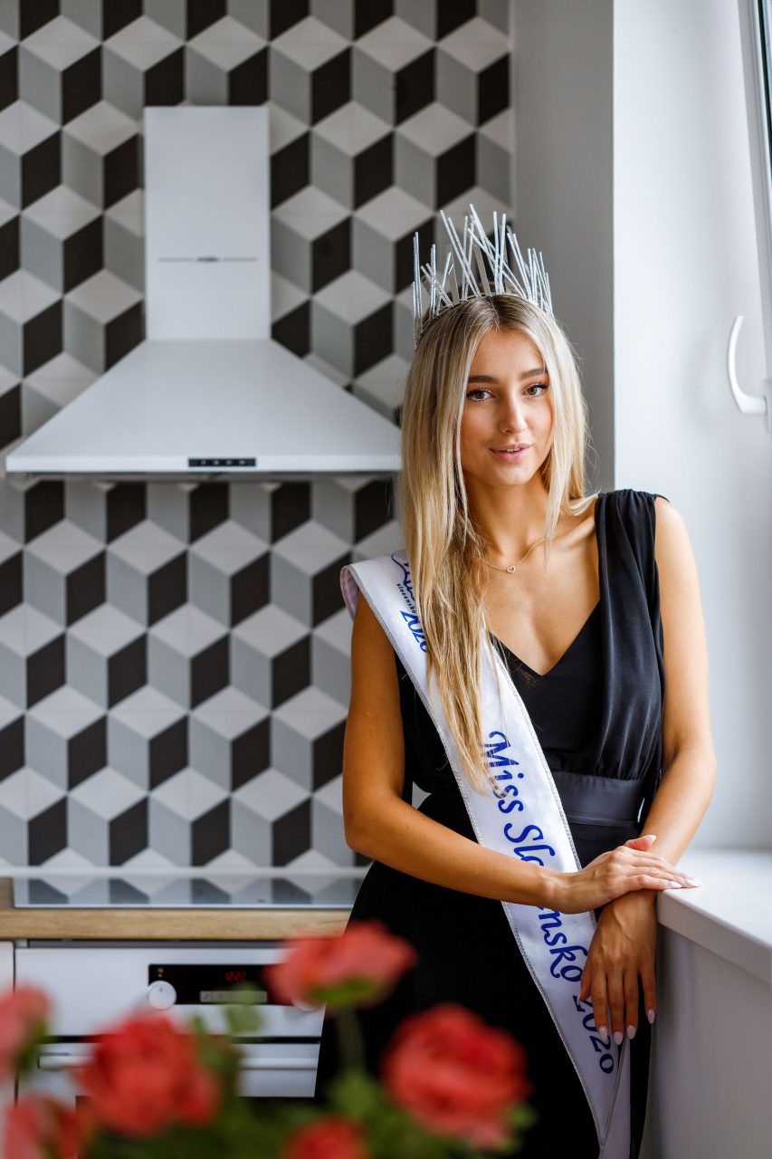 Miss Slovensko 2020 v novom byte od Ismont a s novým Hyundai i30 Foto: ©David Duducz